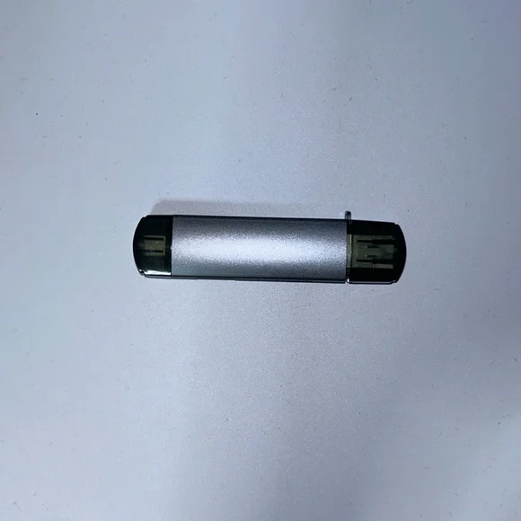 USB - Picture 1 of 3